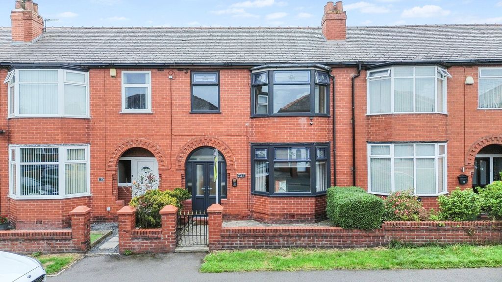 Property photo 1 of 18