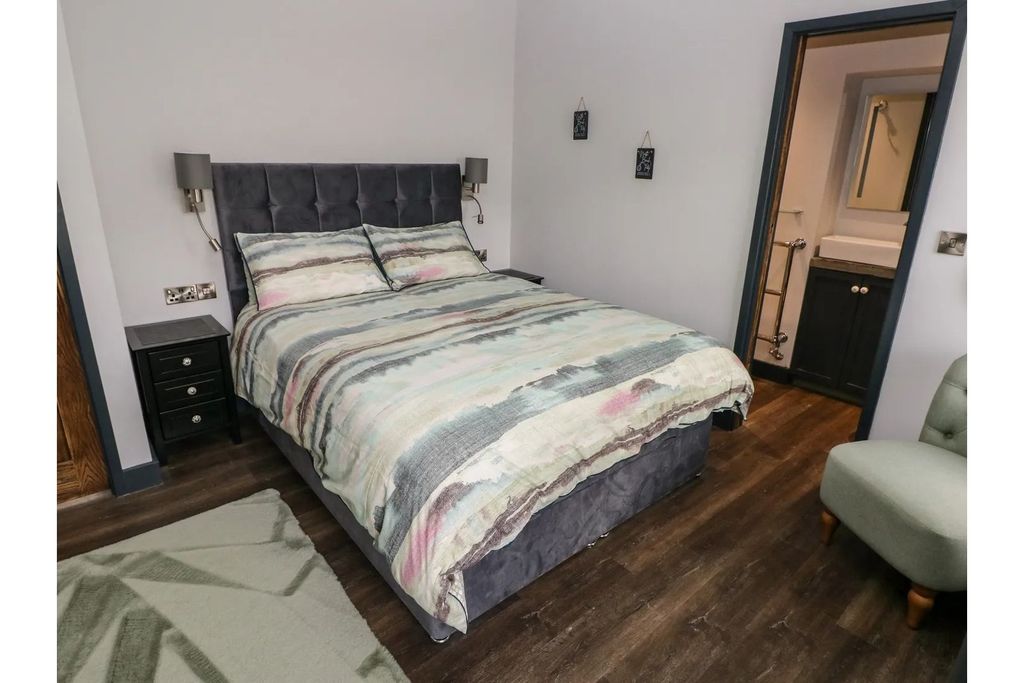 Additional image 19 of 3 bed flat for saleNarberth Road, Tenby SA70