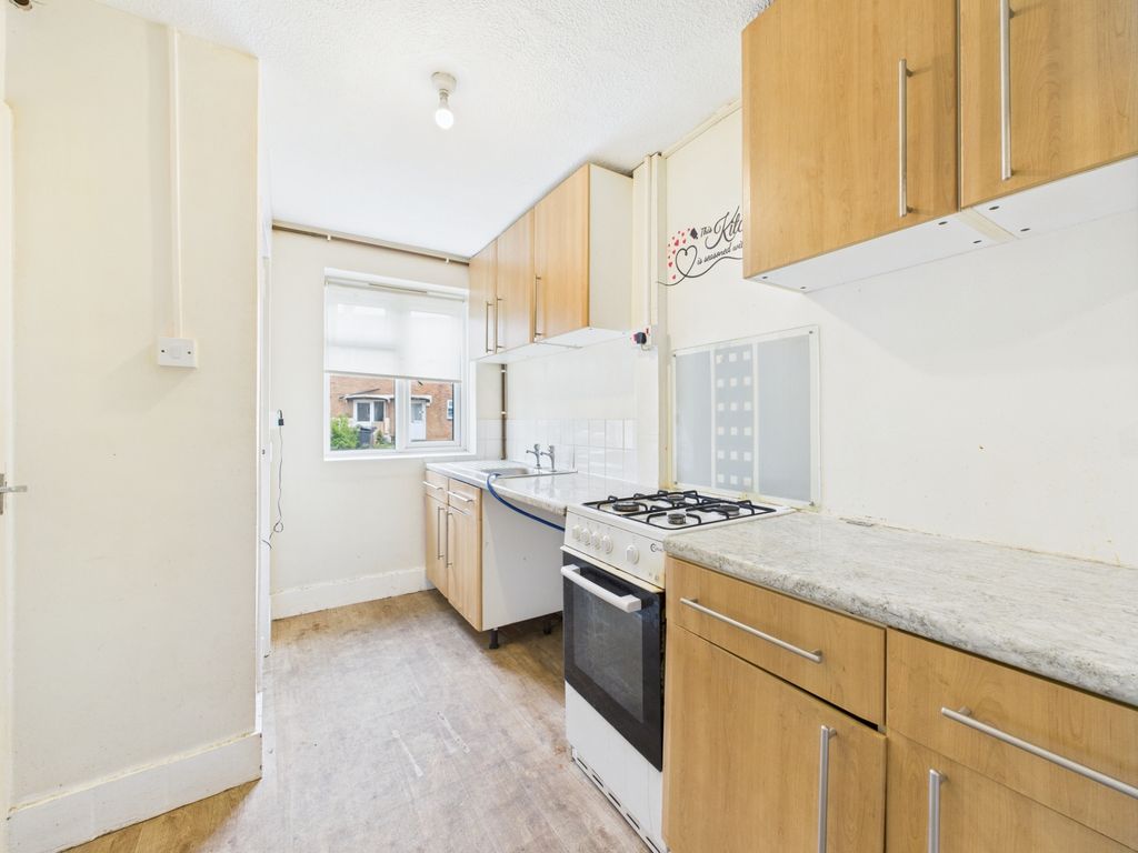 Property photo 2 of 14 Kitchen