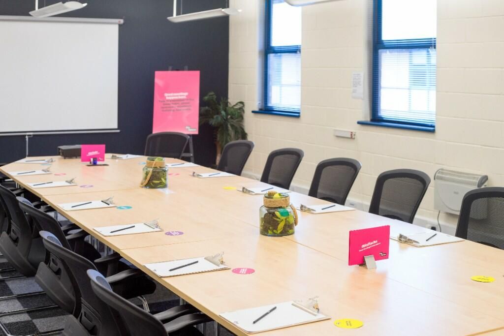 Property photo 2 of 47 Meeting Room
