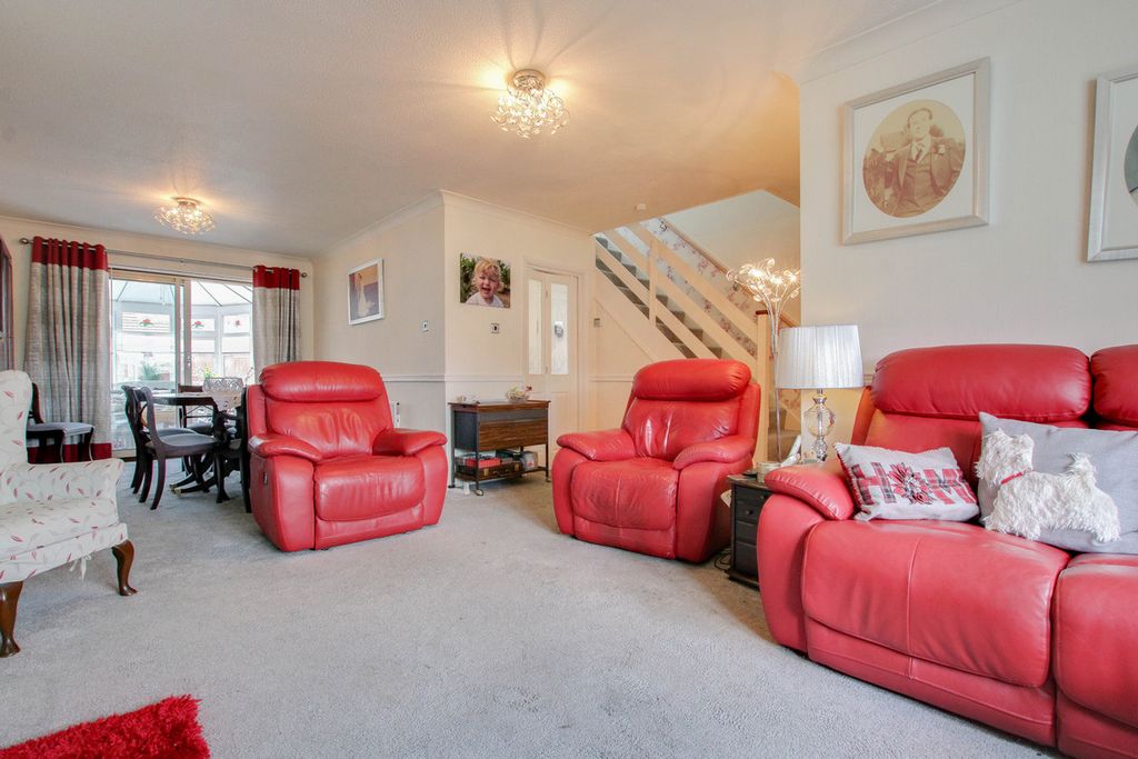 Property photo 2 of 27