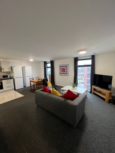 Property photo 2 of 11