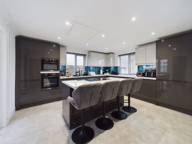 Property photo 2 of 14 Kitchen