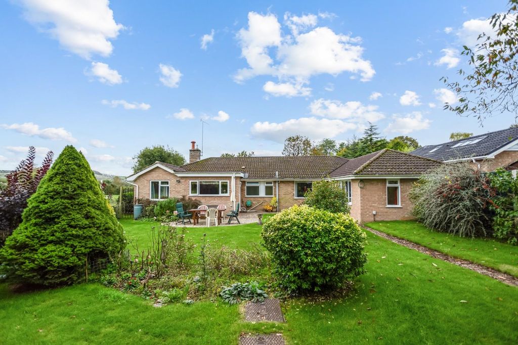 Property photo 1 of 14 External