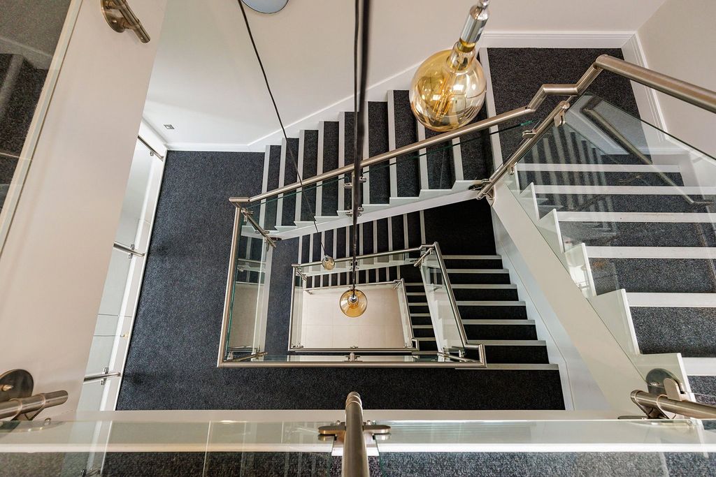 Additional image 18 of 3 bed flat for saleEpsom Road, Guildford, Surrey GU1
