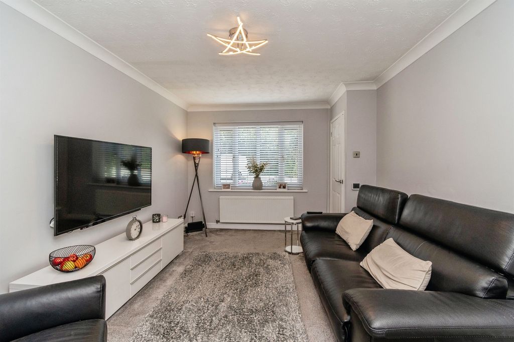 Property photo 3 of 20