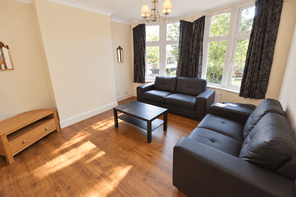 Property photo 2 of 12 Living Space