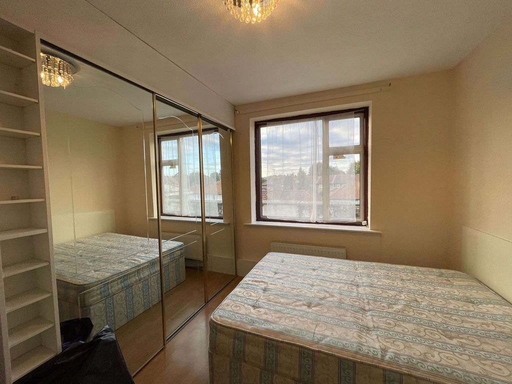 Property photo 3 of 6 Master Bedroom