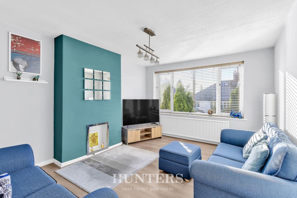 Property photo 2 of 18 Living Room