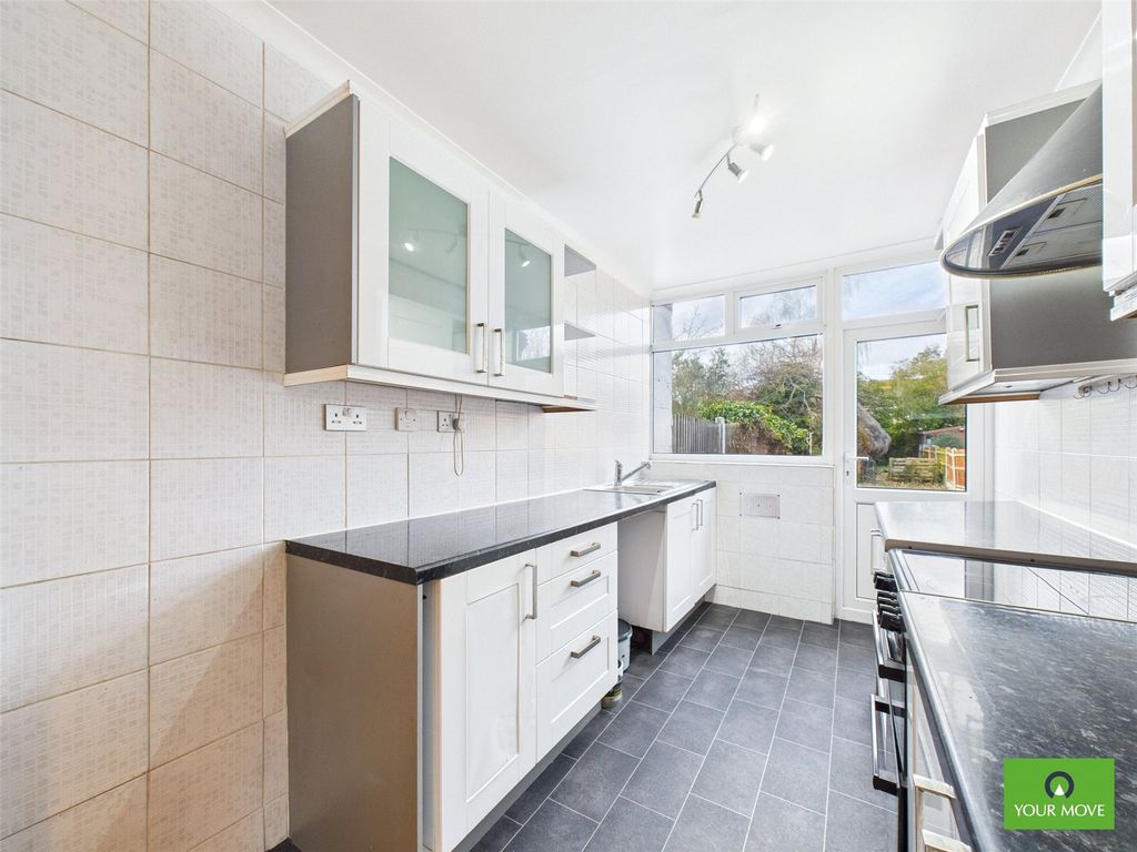 Property photo 2 of 17 Picture No. 12