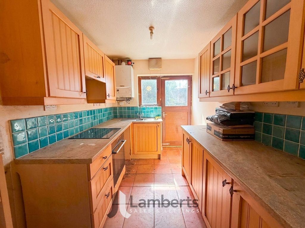 Property photo 2 of 17 Kitchen