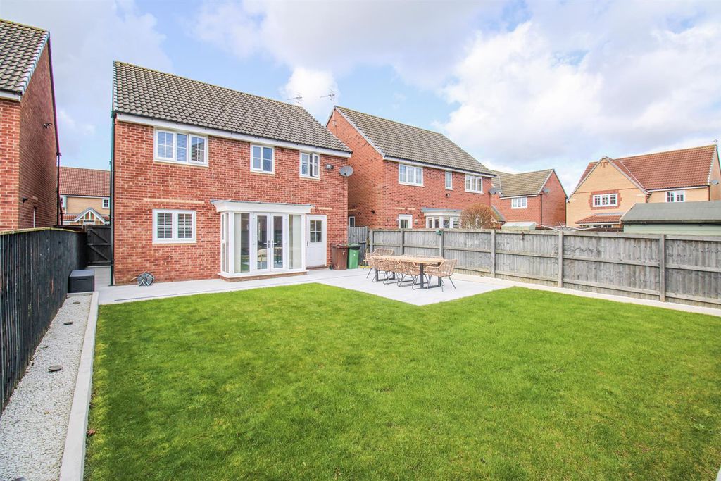 Property photo 2 of 21