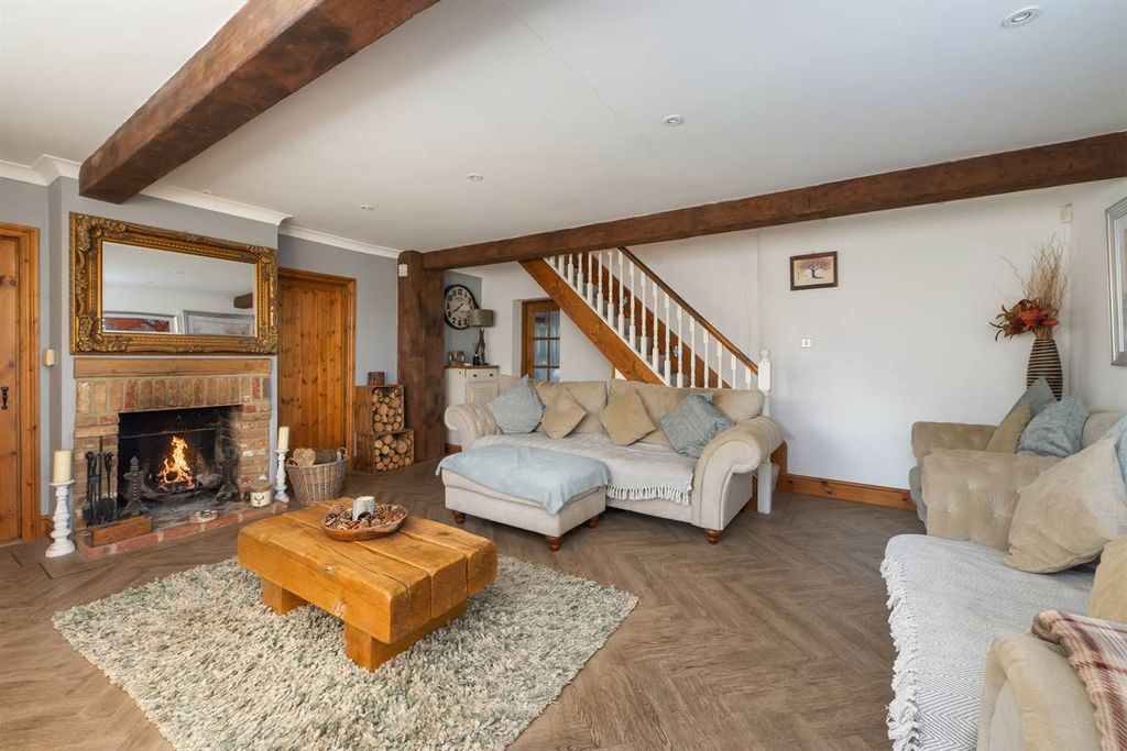 Property photo 3 of 34