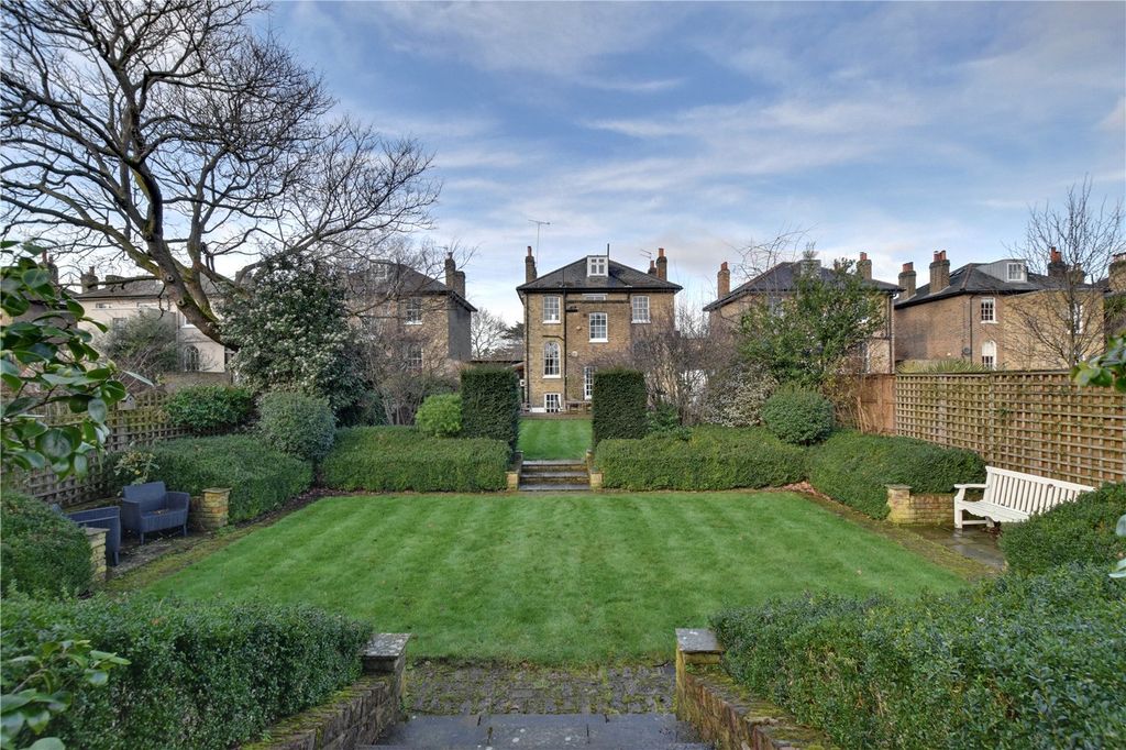 Property photo 2 of 34 Picture No. 20