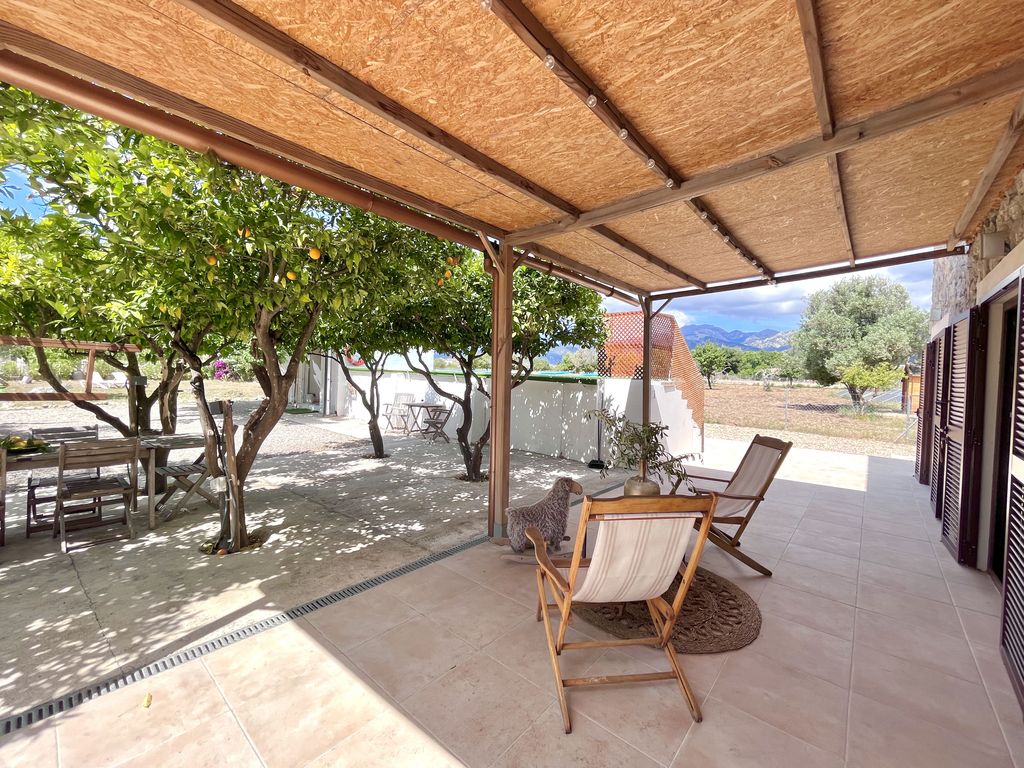 Property photo 2 of 20 002.Jpg