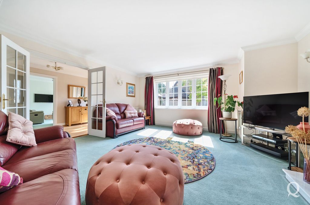 Property photo 2 of 30 09Eb15ce-Ad5d-471...