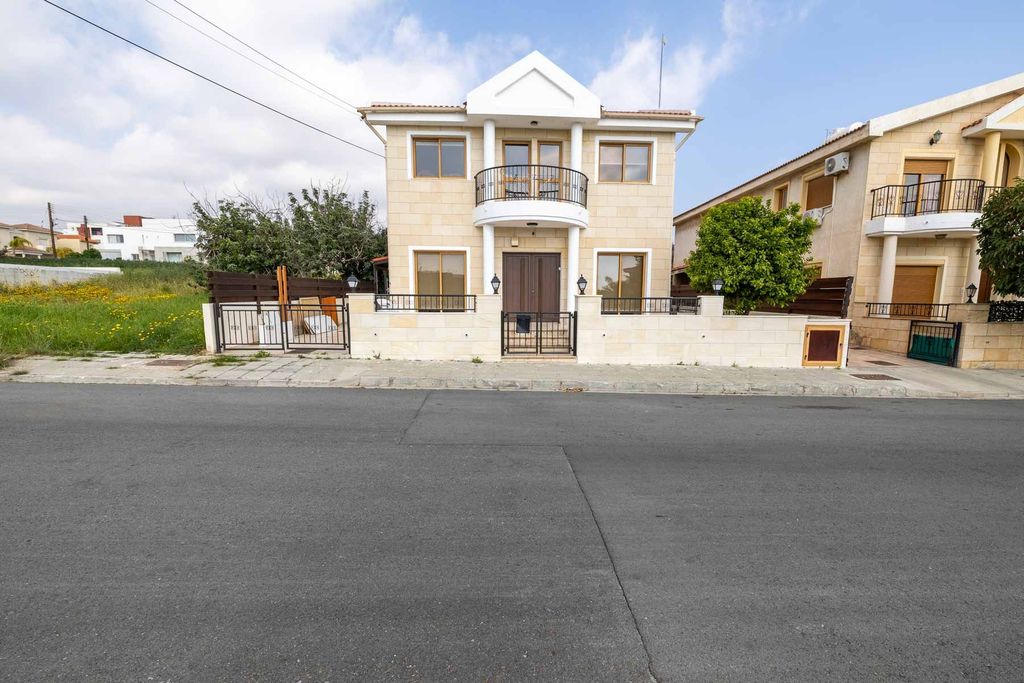 Property photo 2 of 4