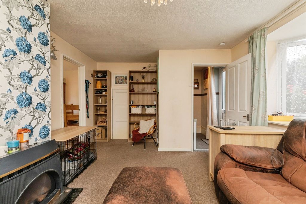 Property photo 3 of 24