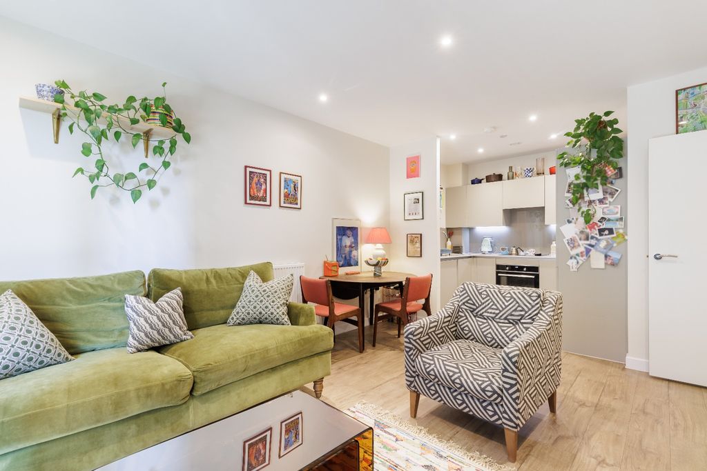 Property photo 2 of 21 5298042