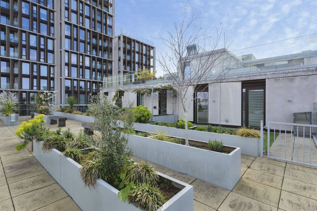 Property photo 1 of 19