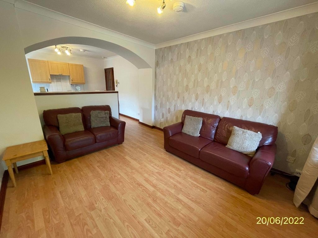 Property photo 1 of 8 Lounge