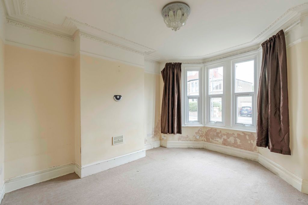 Property photo 2 of 14 2