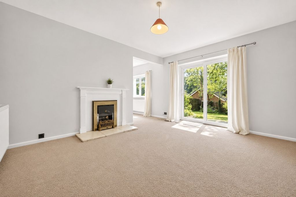 Property photo 2 of 25