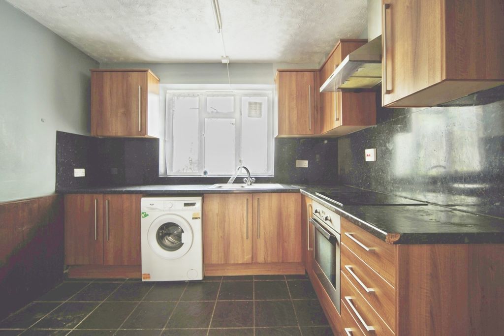 Property photo 2 of 10 Pbox-Img.Jpg