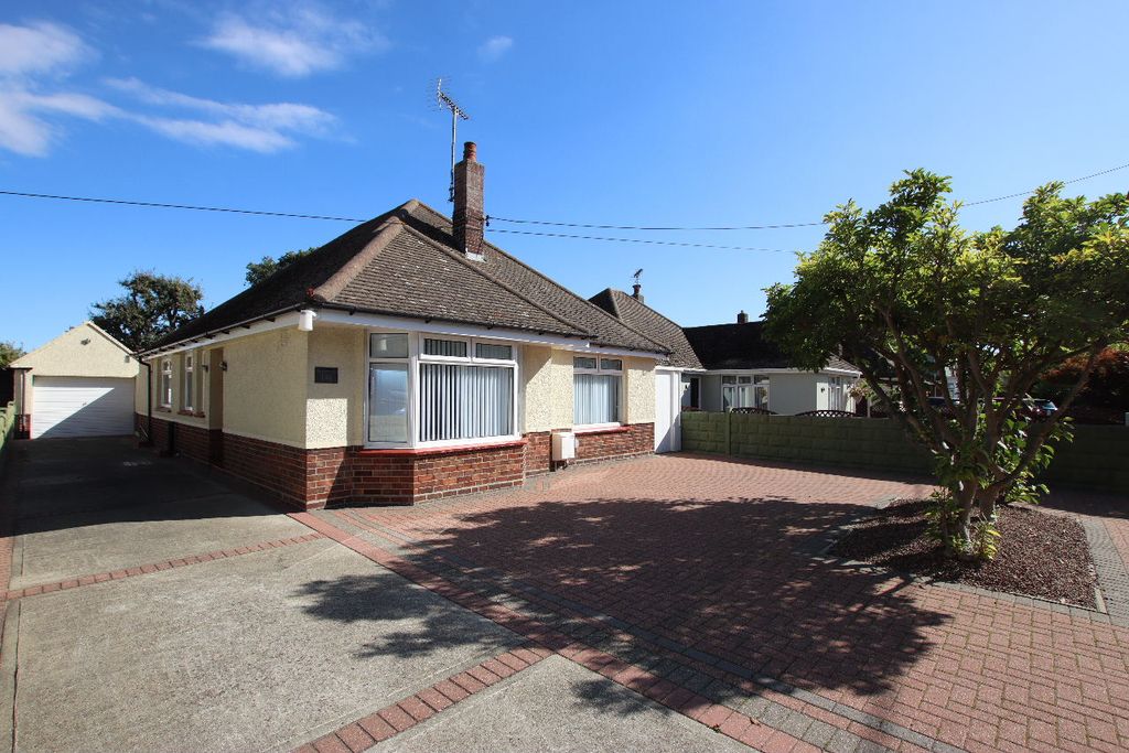 Property photo 1 of 26 The Street, Little Clacton, Co16