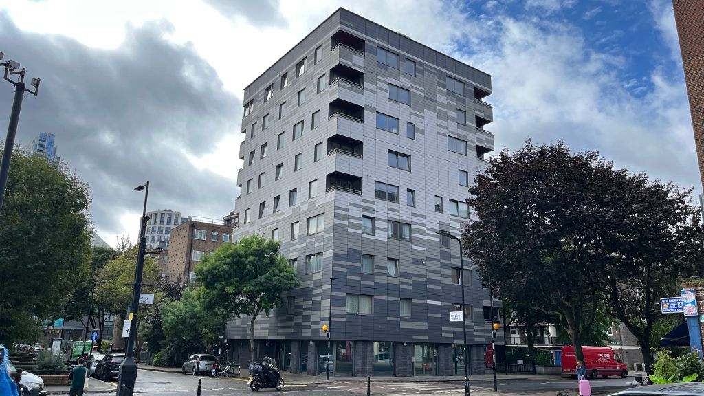 Property photo 2 of 18