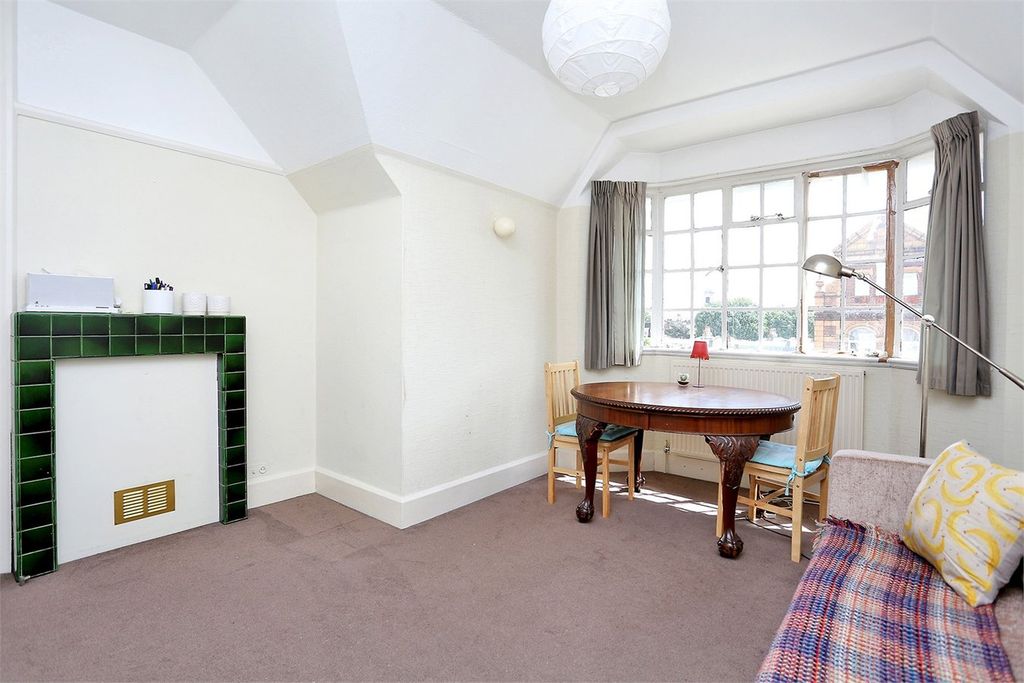 Property photo 2 of 8