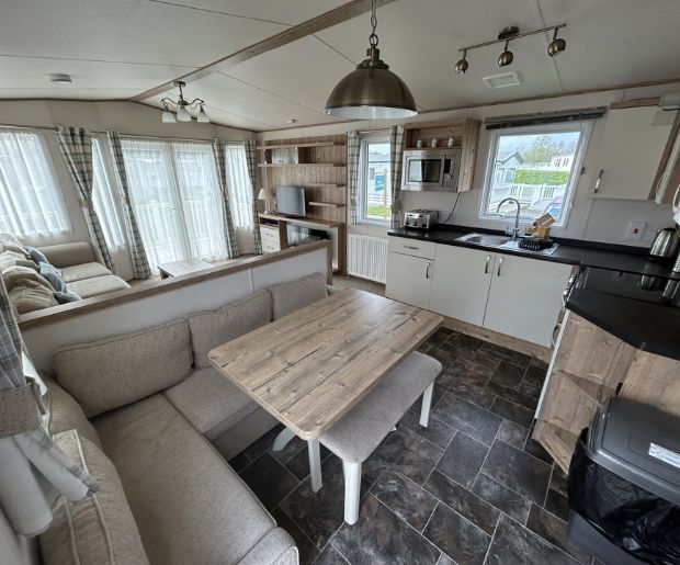 Property photo 2 of 10 1