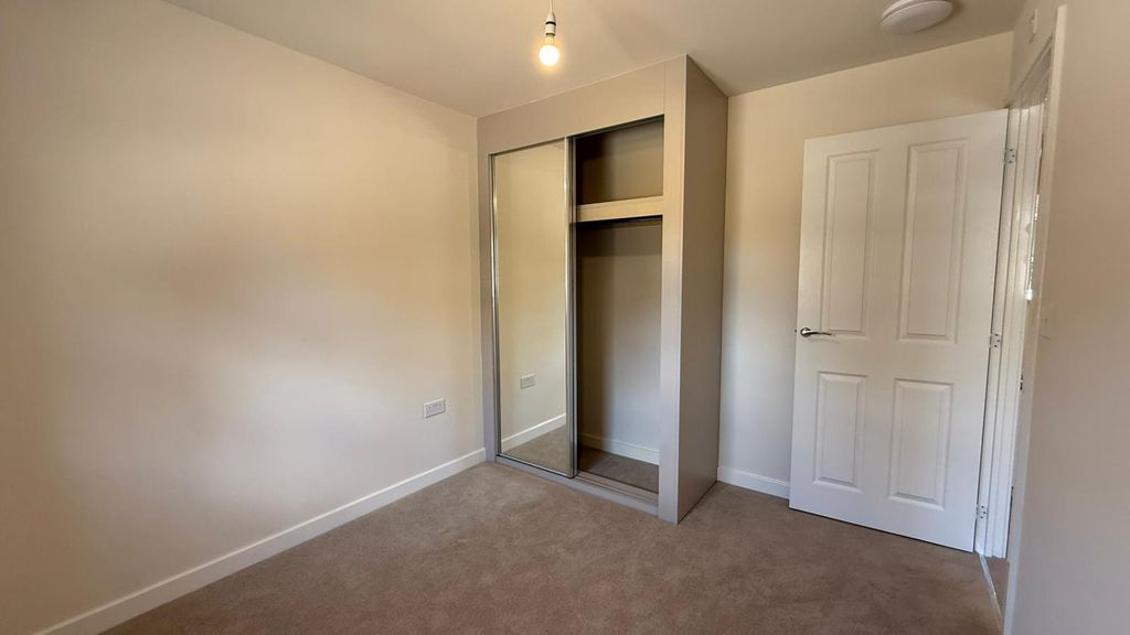 Property photo 3 of 47 1A633Dae-89B1-449A-85A6-B30Bf3Da1650.Jpg