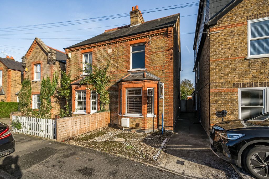 Property photo 1 of 11