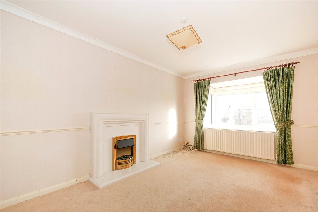 Property photo 2 of 17 Picture No. 12