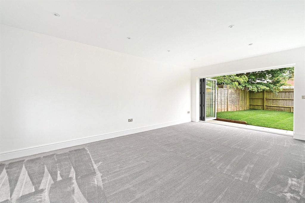 Property photo 3 of 17 Picture No. 05