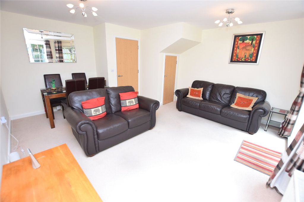 Property photo 2 of 13 Picture No. 25