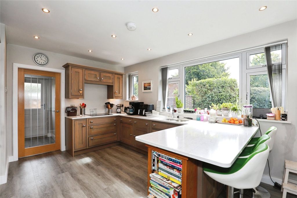 Property photo 3 of 16 Picture No. 20
