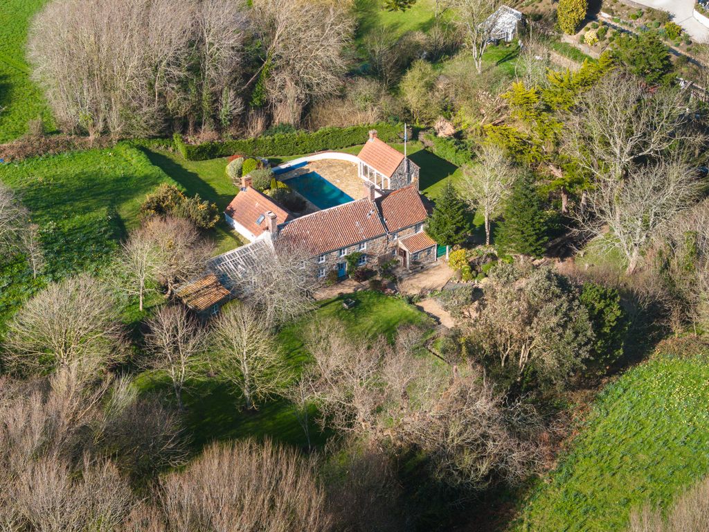 Property photo 1 of 20