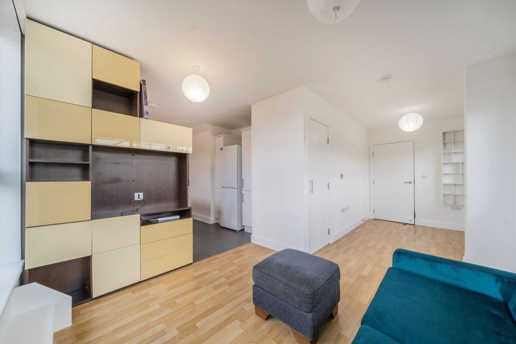 Property photo 2 of 6