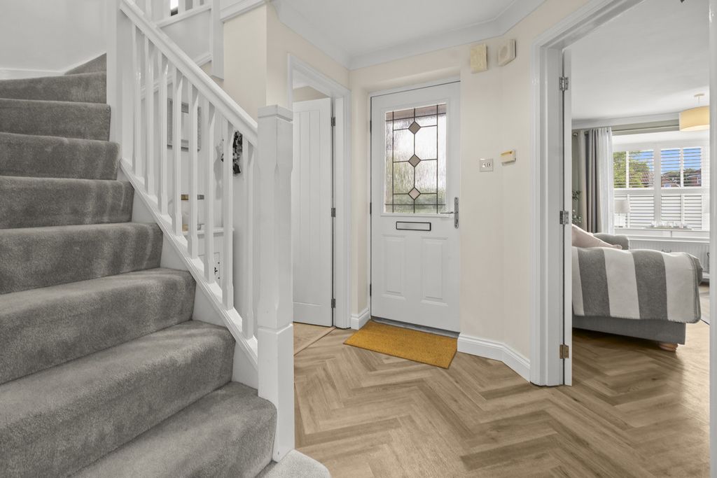 Property photo 2 of 23