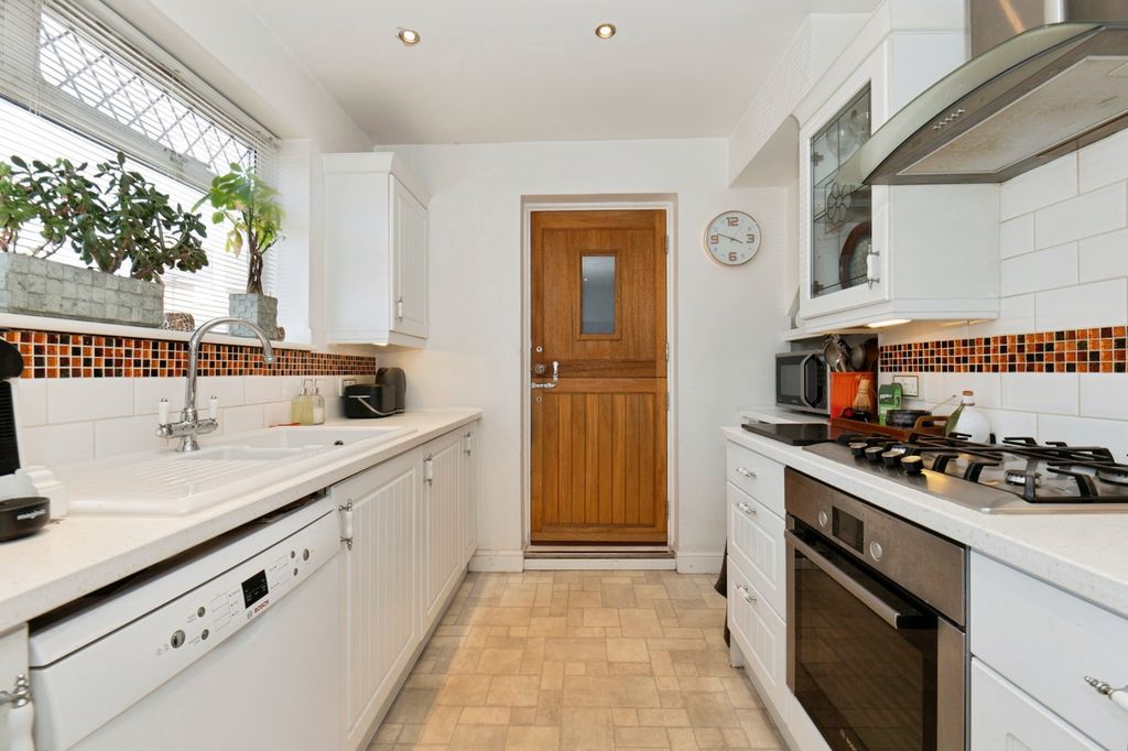 Property photo 2 of 13 Kitchen