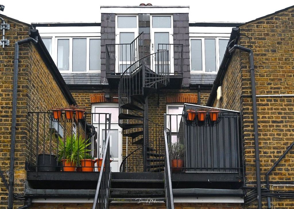 Property photo 1 of 9 Picture No. 10