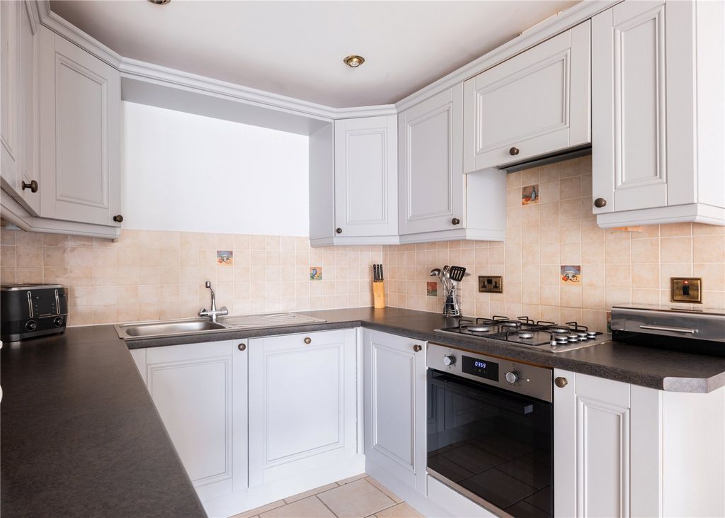 Property photo 2 of 12 Kitchen
