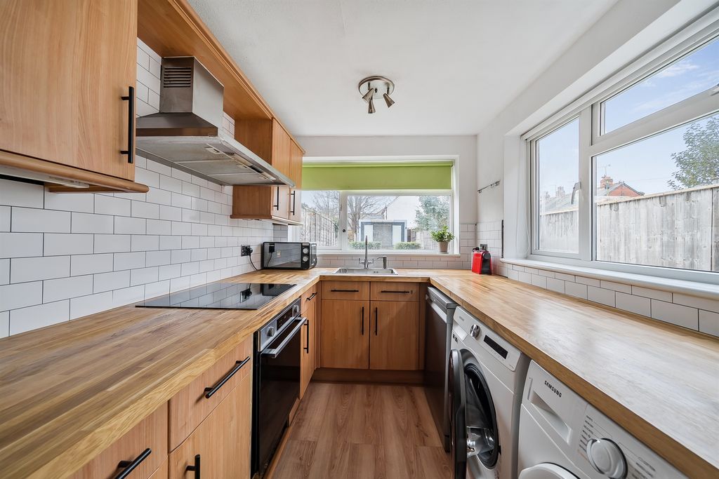 Property photo 2 of 14