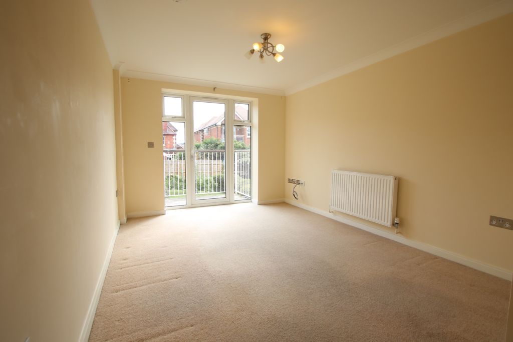 Property photo 3 of 10 Living Room