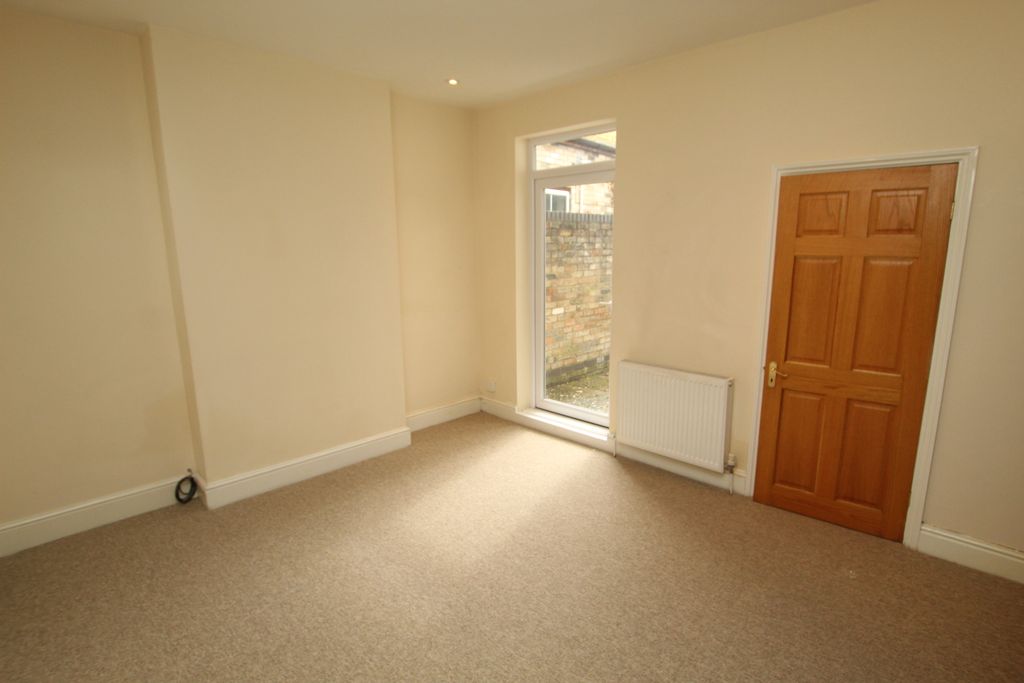 Property photo 3 of 9 Dining Room