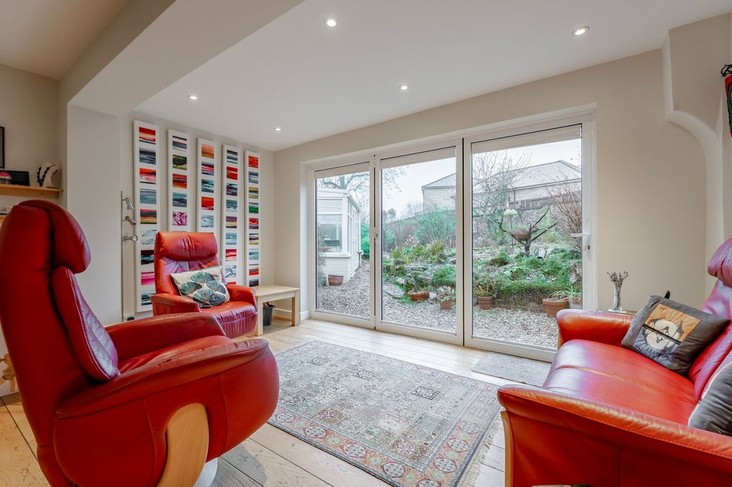 Property photo 3 of 26