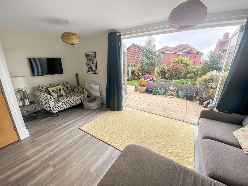 Property photo 3 of 11 Living/Dining/Kitchen