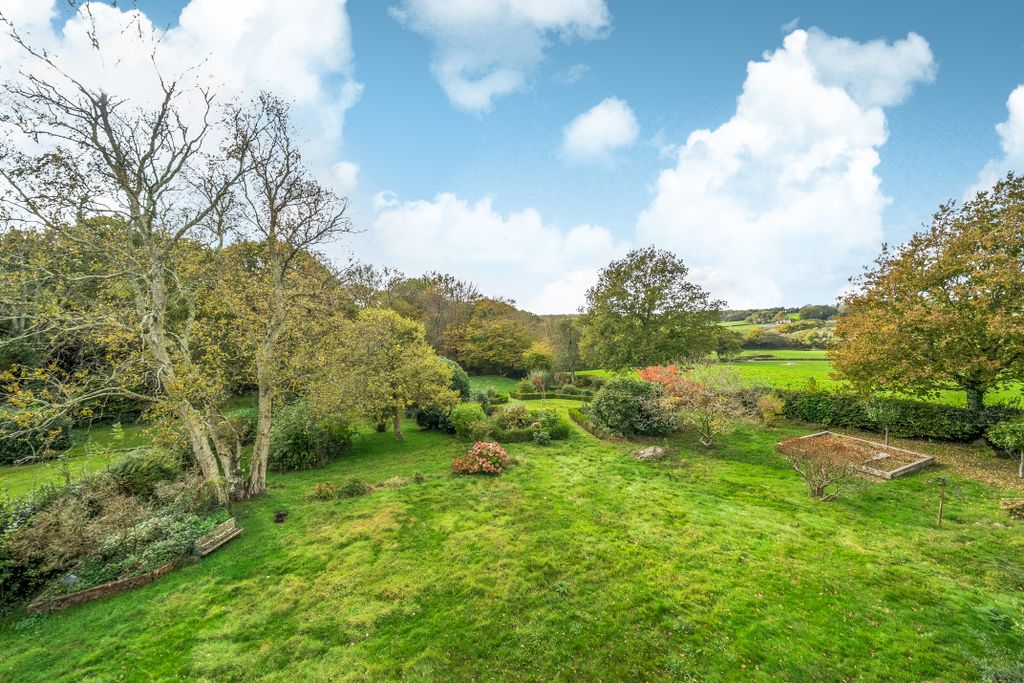 Property photo 2 of 22